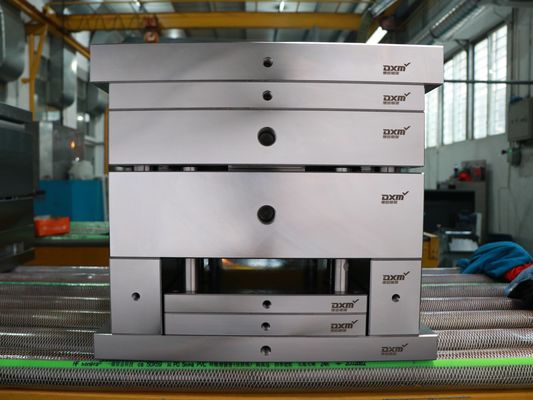 CNC, der DME-Form-Basis-Plastikpc-Form-Basis ISO9001 maschinell bearbeitet: 2015