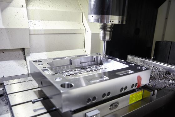 CNC, der Mazak-Spritzen-Basis ASTM 1050 JIS S50C maschinell bearbeitet