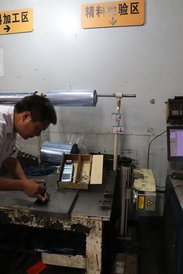 CNC, der Spritzen Mazak Okuma maschinell bearbeitet, zerteilt hohe Präzision